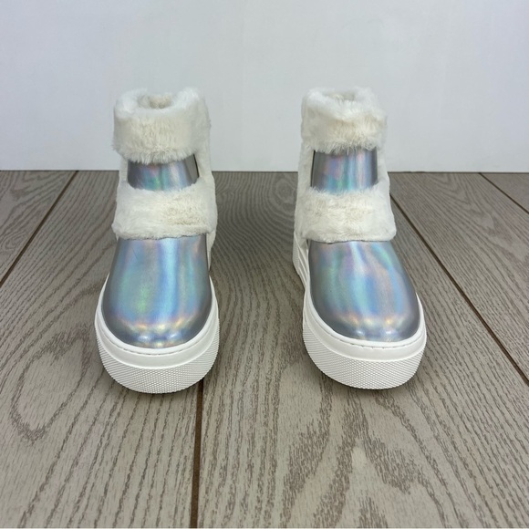Steve Madden Girls Bunny Little Kid/Big Kid Boots Iridescent Silver $70 - Picture 2 of 9
